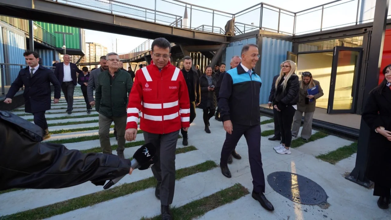 Ekrem İmamoğlu Beylikdüzü Gürpınar Sahili'nde incelemelerde bulundu