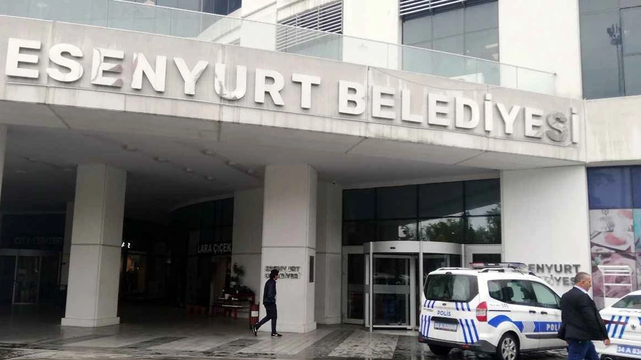 Esenyurt Belediyesi'nde kayyum sonrası işçi kıyımı! Gazeteci, Temizlik İşleri Birimi'ne sürüldü!