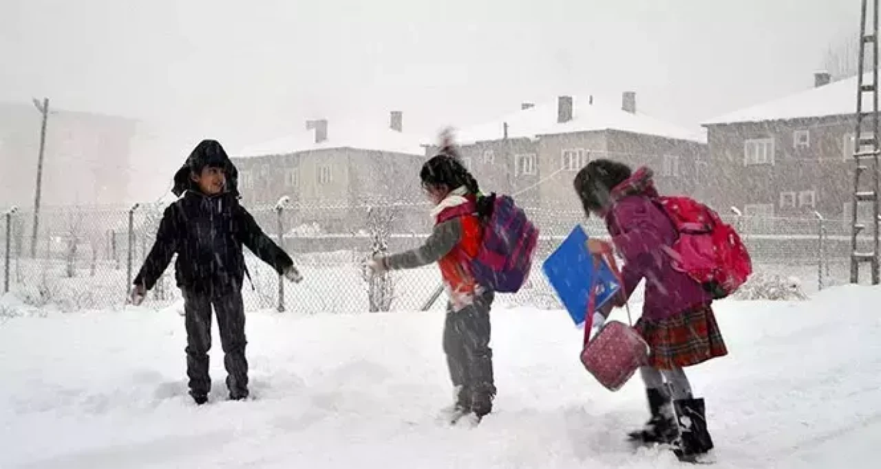 Bugün okullar tatil mi? Hangi illerde okullar tatil oldu? Son dakika güncel liste 25 Kasım 2024 Pazartesi