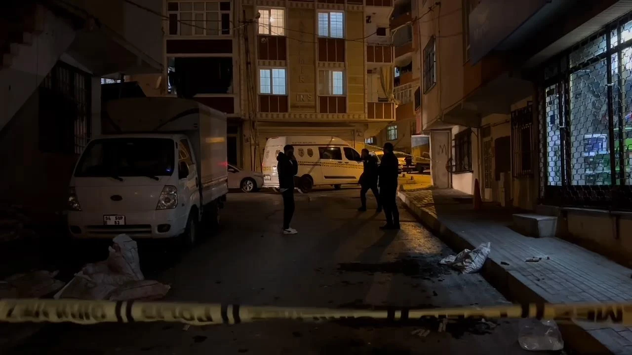 İstanbul Bağcılar’da polis aracına molotofkokteylli saldırı!