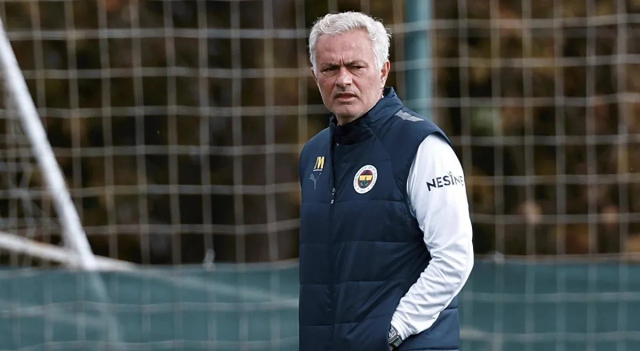 Fenerbahçe’de Mourinho PFDK Kaç Maç Ceza Aldı, Para Cezası Mı? 2 Maç Takımın Başında Olmayabilir!