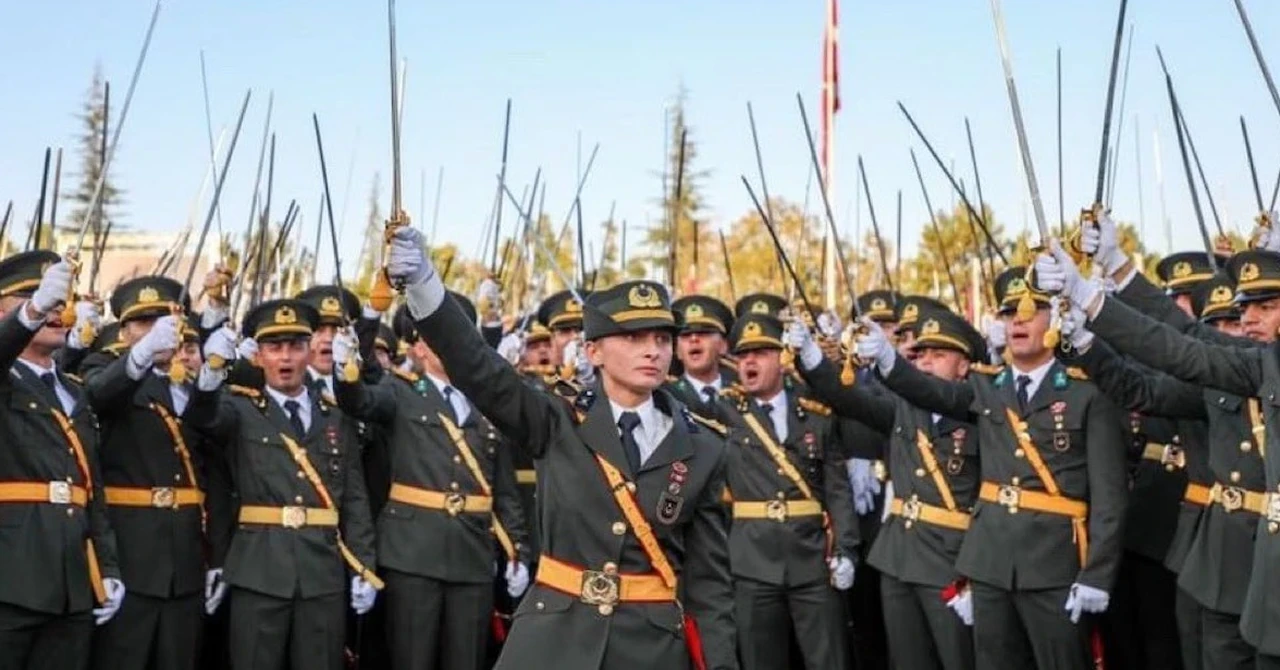 MSB'den Kara Harp Okulu mezuniyet törenine ilişkin açıklama: Disiplin olmazsa ordular sevk edilemez