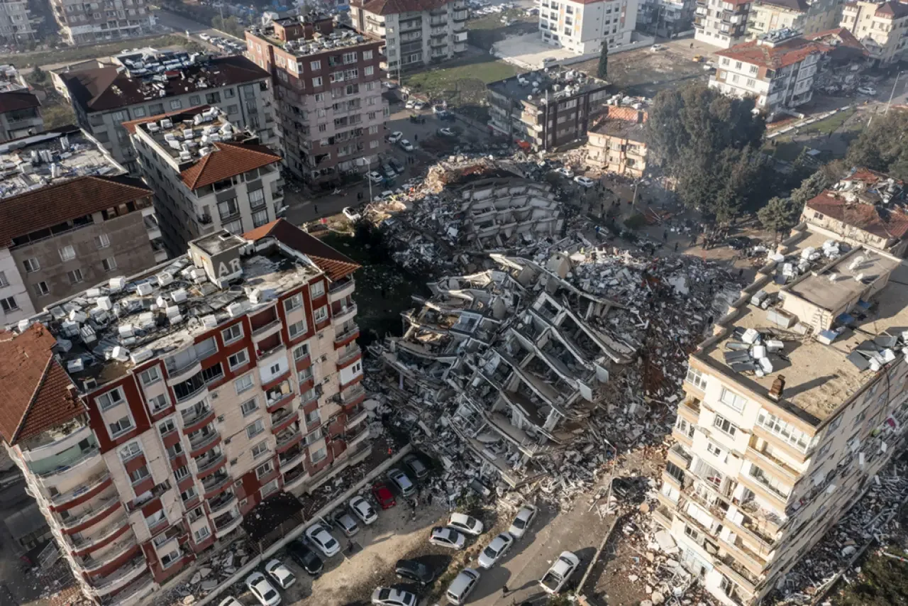 İstanbul Kadar Riskli! İzmir İçin Deprem Alarmı: Büyük Yıkım Kapıda mı?