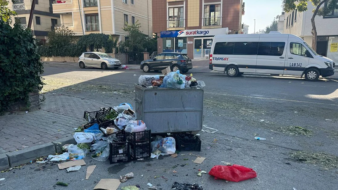 Kartal'da işçiler grevde! Sokaklarda çöp yığınları oluştu