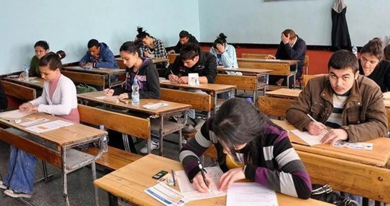 Açık Öğretim Lisesi (AÖL) 2024-2025 1. Dönem Sınav Takvimi Açıklandı: İşte Tarihler, Kurallar ve Detaylar