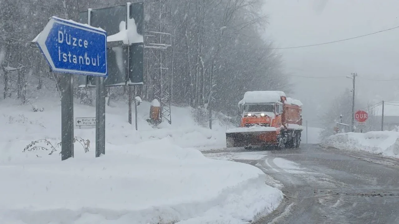 Anadolu Otoyolu'nda bulunan Bolu Dağı Geçişi belirli saatlerde trafik akışına kapatılıyor!