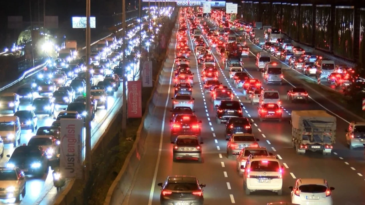 Cuma trafiği sürücüleri bezdirdi! İstanbul trafik yoğunluğu ne durumda? 29 Kasım 2024 Cuma