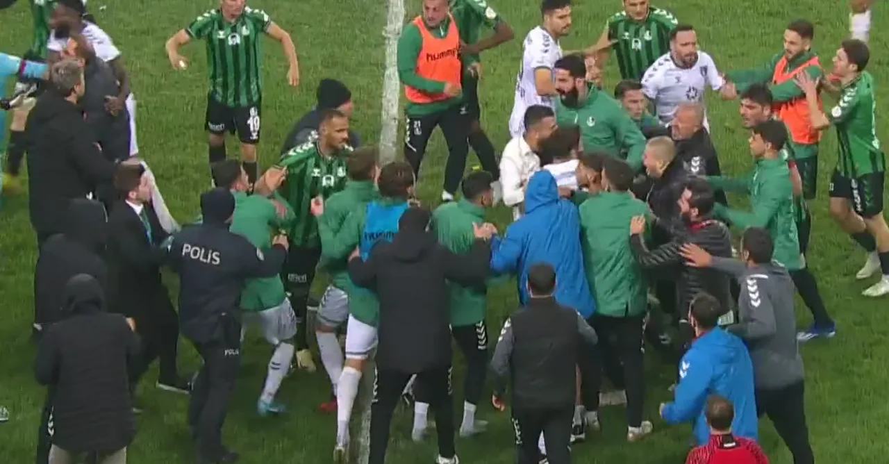 Olaylı, Marmara Derbisi’nin galibi Kocaelispor oldu!