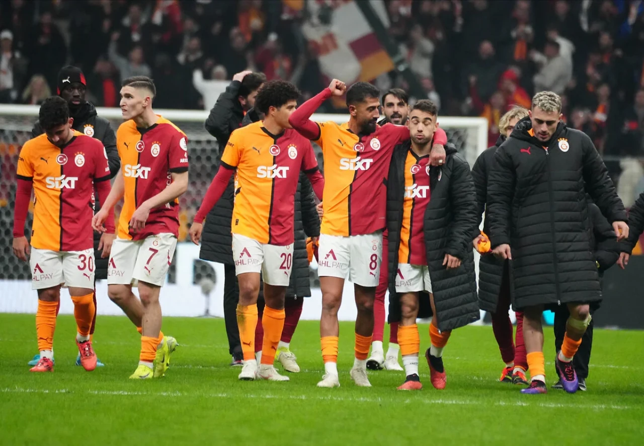 Galatasaray’dan Tarihi Başarı! 1 Milyar TL Sponsorluk Geliri Elde Edildi!