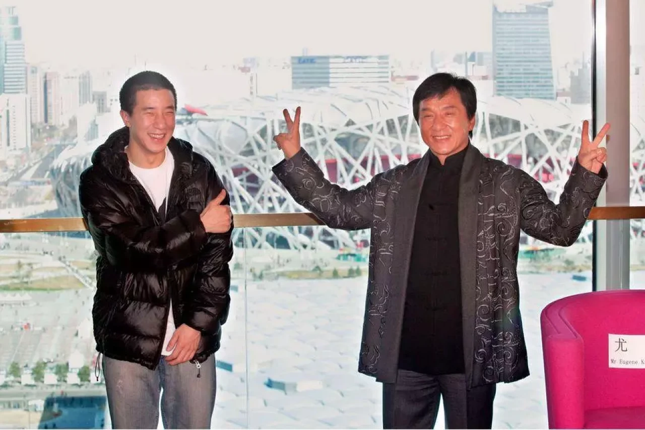 Jackie Chan Serveti Ne Kadar, Oğlu Kim? Servetini Bakın Nereye Bağışladı!