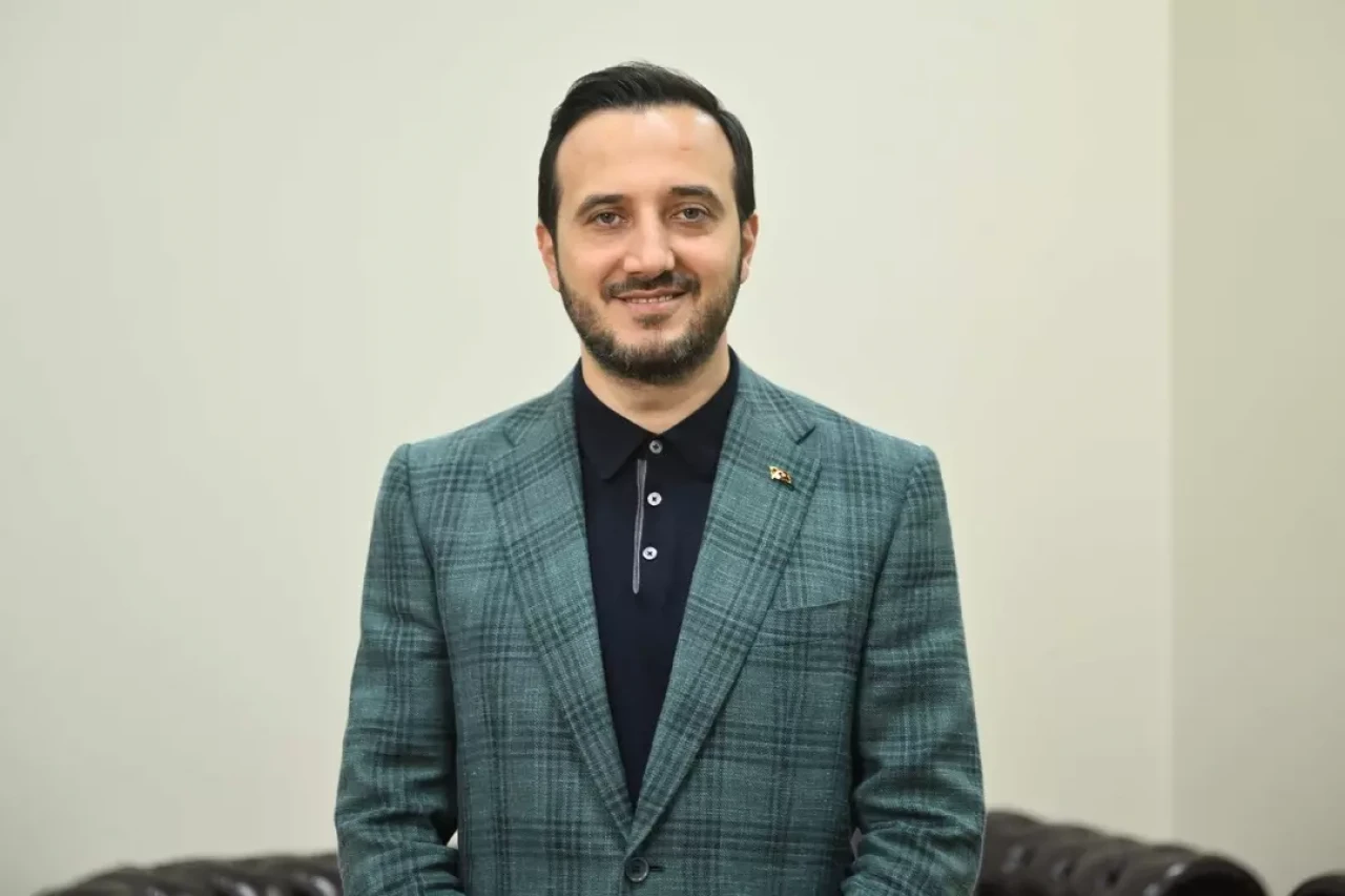 Abdullah Özdemir Kimdir? Kaç Yaşında, Nereli, Ne İş Yapıyor? (AK Parti’nin Yeni İstanbul İl Başkanı)