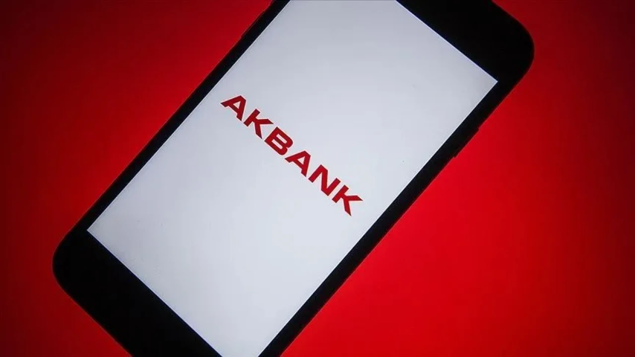 Akbank Emeklilere Yıl Sonu Hediyesi! 17.500 TL’ye Kadar Nakit Ödeme İmkanı