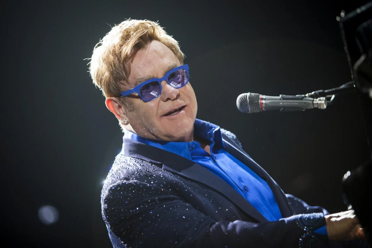 Elton John, Görme Yetisini Kaybettiğini Açıkladı: "Hala Görmüyorum"