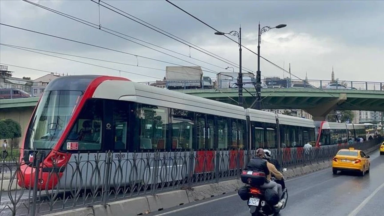 Beyoğlu'nda Tramvay Kazası! Kazada Bir Kişi Yaralandı