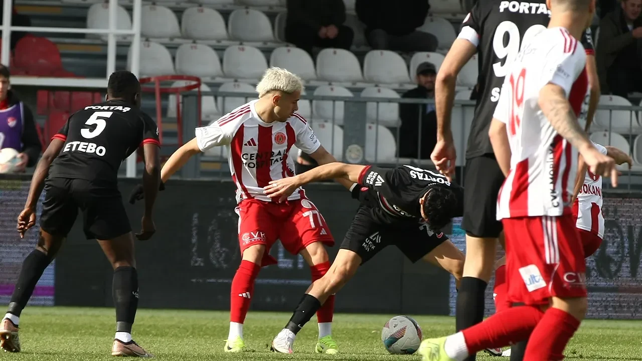 Ümraniyespor ve Gençlerbirliği 3-3’le sahadan ayrıldı!