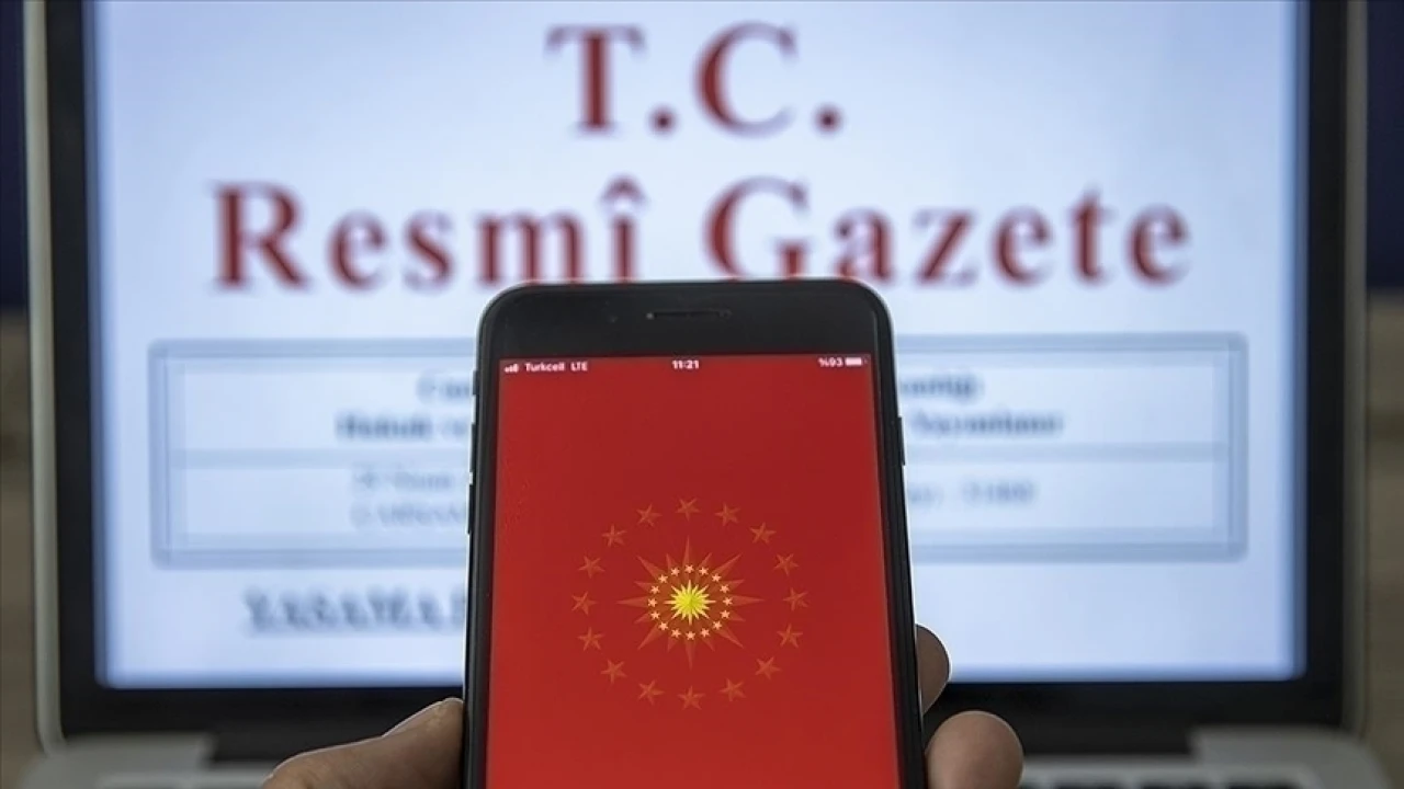 "Araçların Satış, Devir ve Tescil Hizmetlerinin Yürütülmesi Hakkında Yönetmelik"teki değişiklik Resmi Gazete'de yayımlandı. İşte açıklanan yeni kararlar...