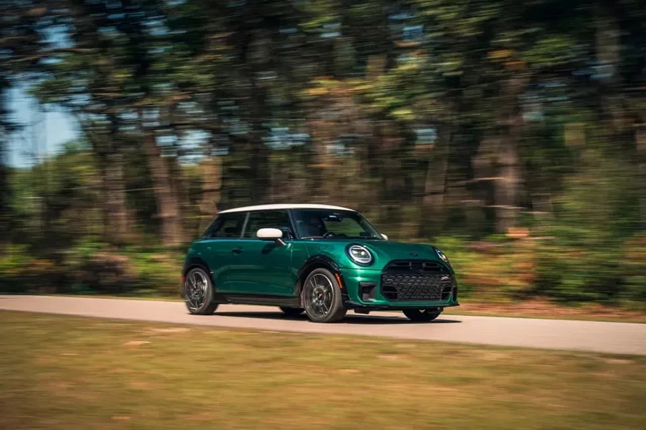 Mini Cooper 2024 Aralık Fiyatları: Benzinli ve Elektrikli Modellerin Yeni Fiyatları