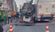 Güngören'de yol çöktü, trafiğe kapatıldı!