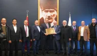 Yunus Akdaş ve MİAD üyeleri Mehmet Murat Çalık'ı ziyaret etti