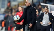 Mourinho’dan Devre Arası Koridor Olaylarına Sert Tepki! "Kariyerimde İlk Kez Gördüm!"