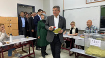 Ahmet Davutoğlu’nun sandığında kim birinci oldu?