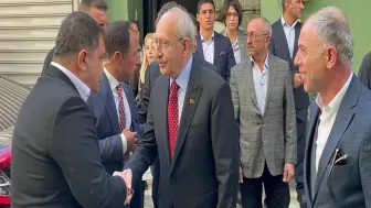 Kemal Kılıçdaroğlu'ndan Sinan Ateş'in annesi Saniye Ateş'e ziyaret