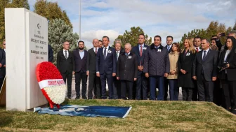 Bülent Ecevit, ölümünün 18'inci yılında mezarı başında anıldı