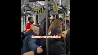 Metrobüste büyük panik! Dumanlar yükselen yolcu dolu aracın kapıları açılmadı…