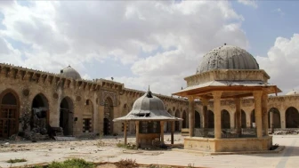 Emevi Camii Nerede? Emevi Camii’nde Namaz Kılmak Neden Önemli?