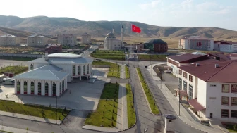 Yenilenebilir Enerjide Yeni Dönem: Bitlis Eren Üniversitesi Güneş Enerjisine Geçiyor!