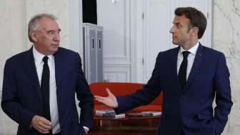 Fransa’nın Yeni Başbakanı Belli Oldu! Macron’un 6. Başbakanı Görevini Alan İsim François Bayrou!