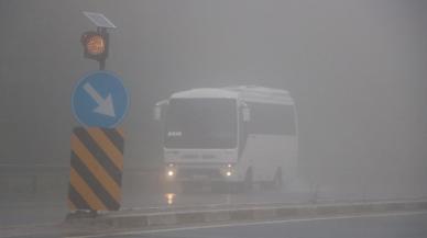 Bolu Dağı'ndaki sağanak ve sis nedeniyle trafikte zor anlar yaşandı