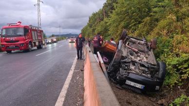 Bariyerlere çarpan cip takla attı: 6 yaralı