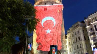 Galata Kulesi 15 Temmuz şehitleri ile anıldı