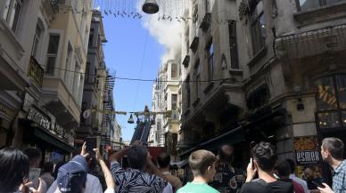 İstiklal Caddesi’nde restoranın çatısında yangın çıktı