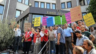 Belediye önünde iş bırakma eylemi: 'Beslenemiyor, barınamıyor, geçinemiyoruz'