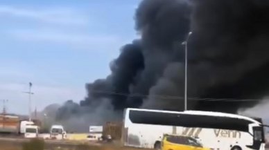 Palet fabrikasında korkutan yangın: Dumanlar gökyüzüne yükseldi