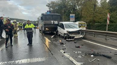 14 araç birbirine girdi, yol ulaşıma kapatıldı