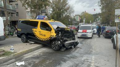 Kamyonet taksiyle kafa kafaya çarpıştı: Yol trafiğe kapandı