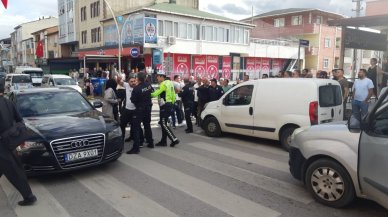 Husumetlilerin bıçaklı kavgası kanlı bitti: Ortalık savaş alanına öndü