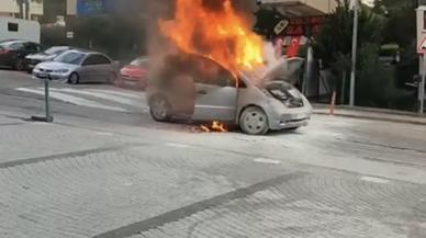 Seyir halindeki araç alev alev yandı