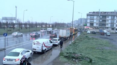 İstanbul'da kar yağışı: Sultangazi beyaza büründü