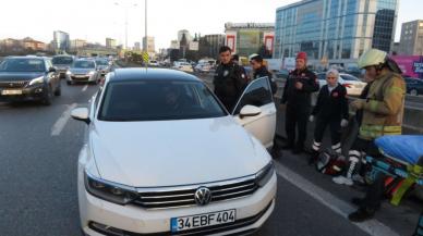 Alkollü sürücü yol ortasında uyuyakaldı