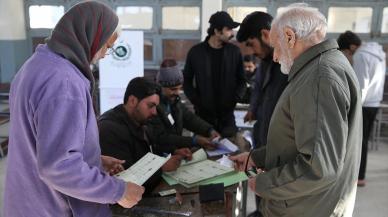 Pakistan'da halk sandık başında: Oy verme işlemi başladı