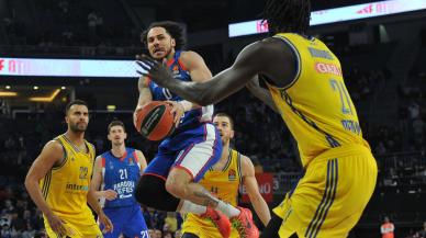 Anadolu Efes'te 4 oyuncu sağlık kontrollerinden geçti