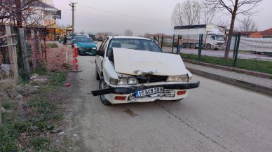 İki otomobil kafa kafaya çarpıştı, çocuk ve çok sayıdaki kişi yaralandı