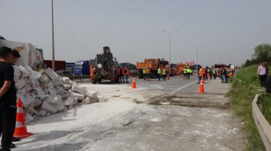 TEM'de zincirleme kaza: İstanbul yönü trafiğe kapandı