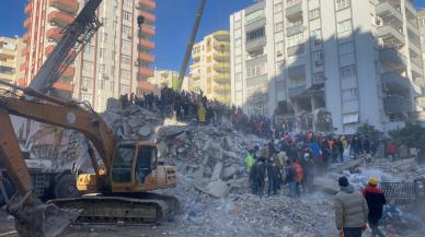 3 çocuğu ve torununun öldüğü enkazdan kurtuldu: Yaşarken ölüyorum