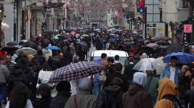 Boykot çağrısı Beyoğlu'nda karşılık bulmadı: 'Bizi turist idare ediyor'