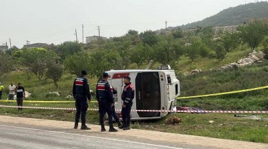 Yolcu midibüsü devrildi: Astsubay öldü, çok sayıda yaralı var